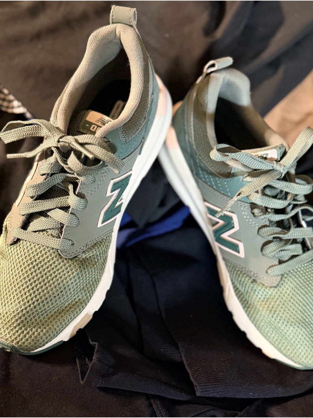 New Balance Men's Olive Green Lightweight Sneakers